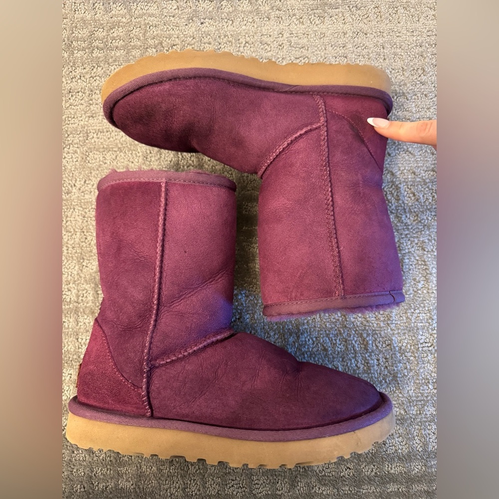 UGG Plum Classic Short II Shearling Boots - Sz 7 - Picture 4 of 9